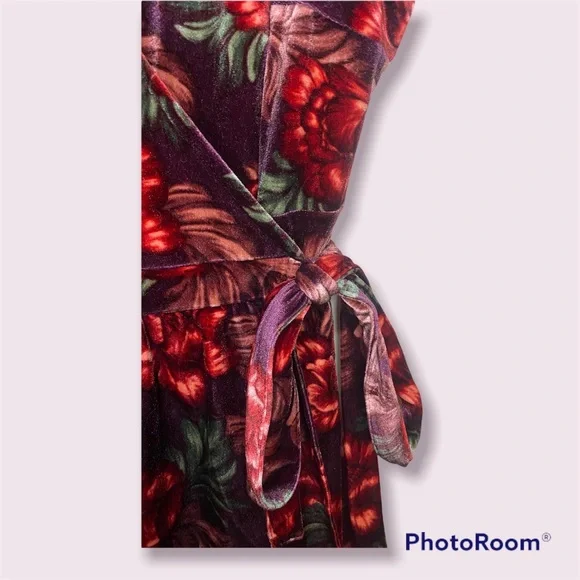Forever 21 + Floral Velvet Tie Dress Size 2X - Picture 4 of 4